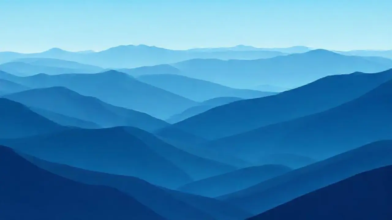 Montañas azules tranquilas se despliegan