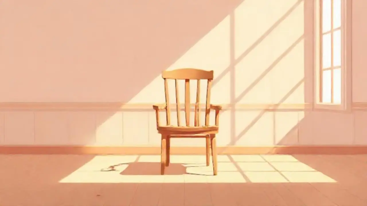 Silla de madera vacía en una habitación luminosa
