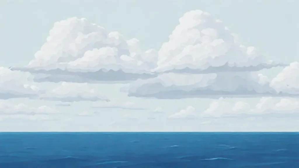 Nubes grises sobre el agua azul