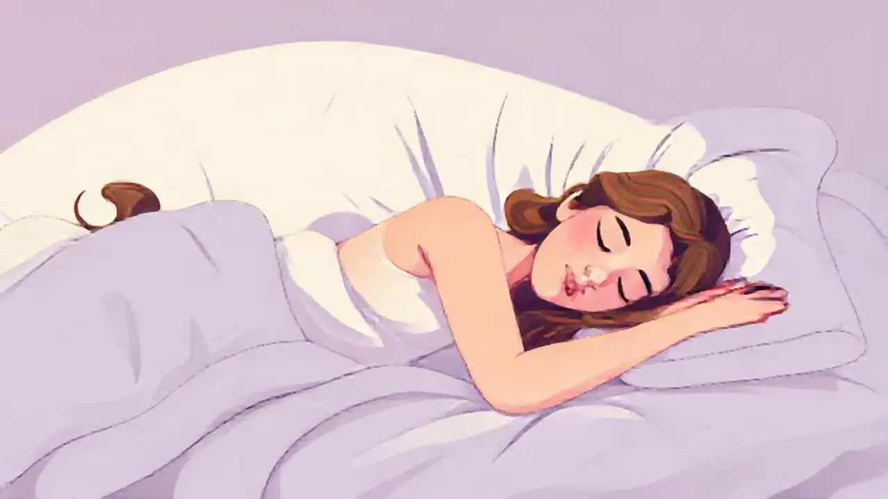 Mujer dormida en cama suave